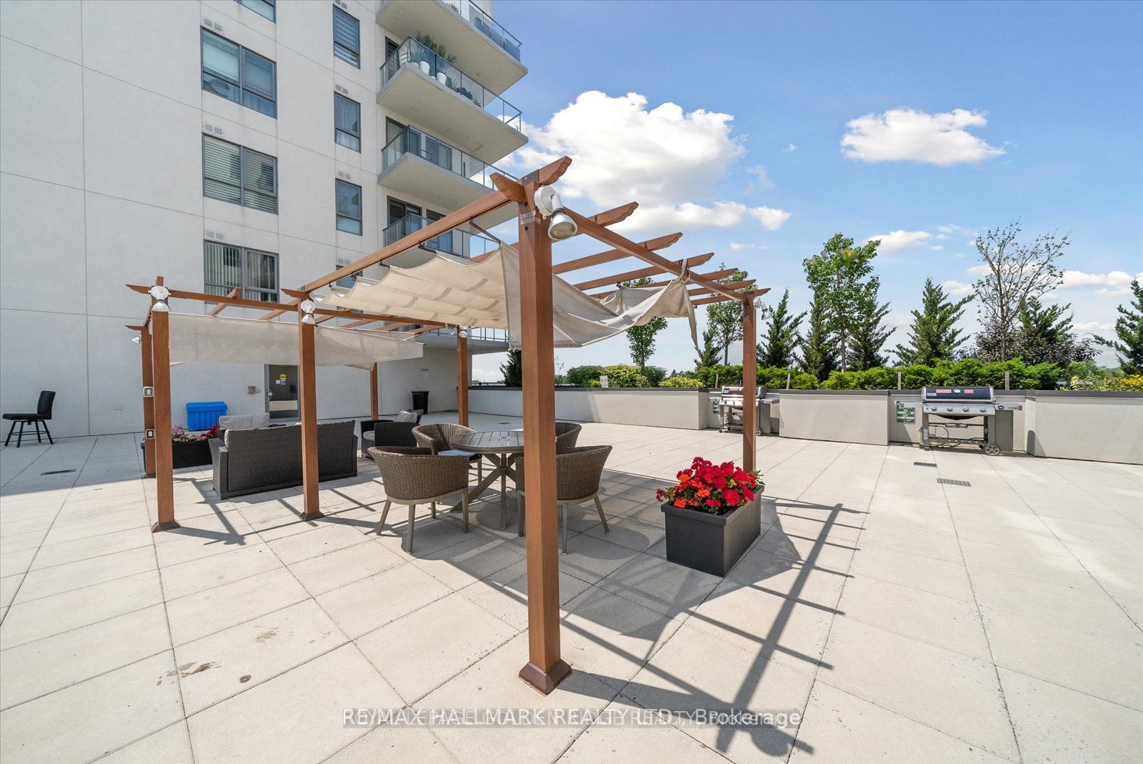 22 East Haven Dr, #523