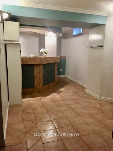 2385 Strathmore Cres, #Bsmt