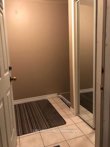 2385 Strathmore Cres, #Bsmt