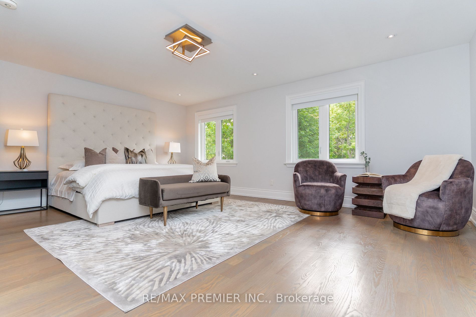 85 Adanac Dr