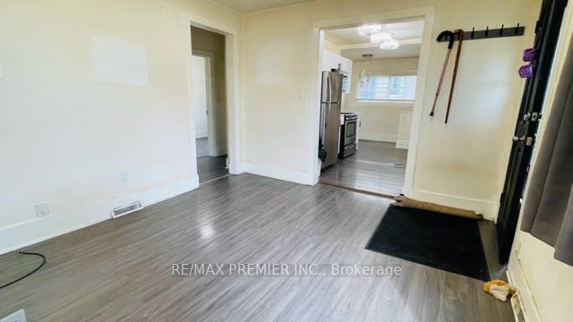 66 Thomas St