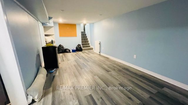 66 Thomas St