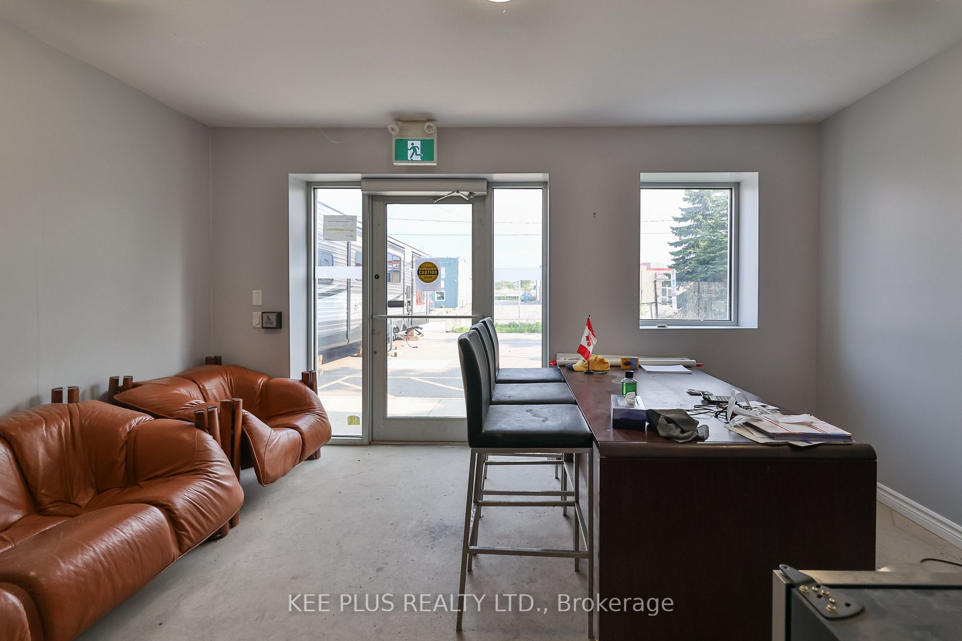 112 Warren Rd