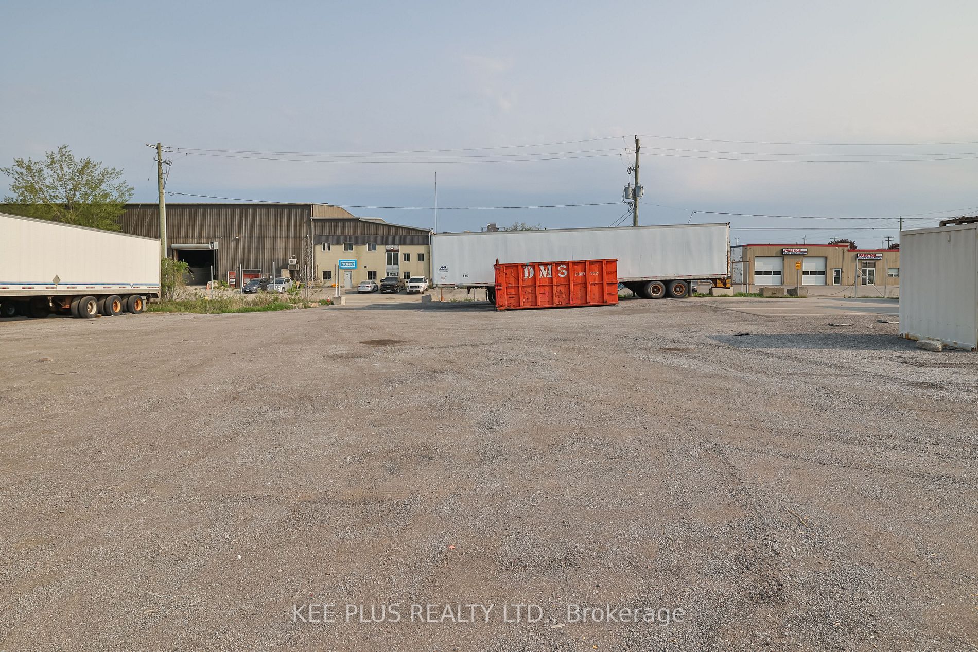 112 Warren Rd