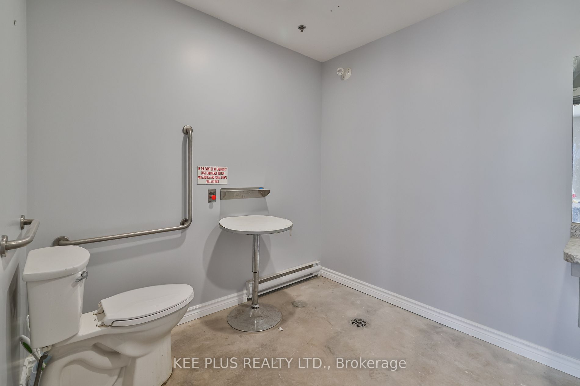 112 Warren Rd