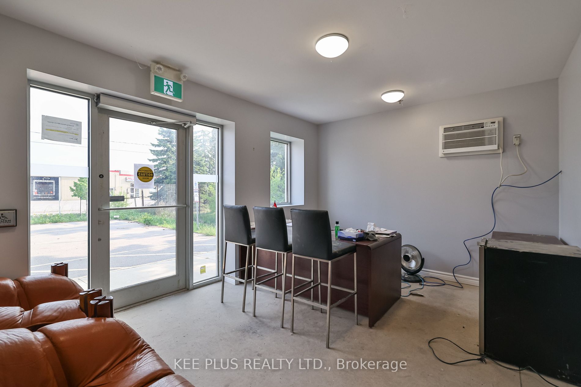 112 Warren Rd