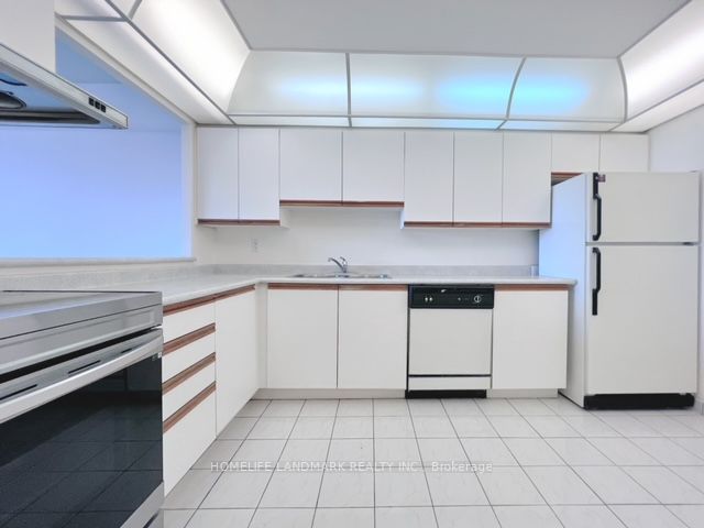 25 Bamburgh Circ, #1836