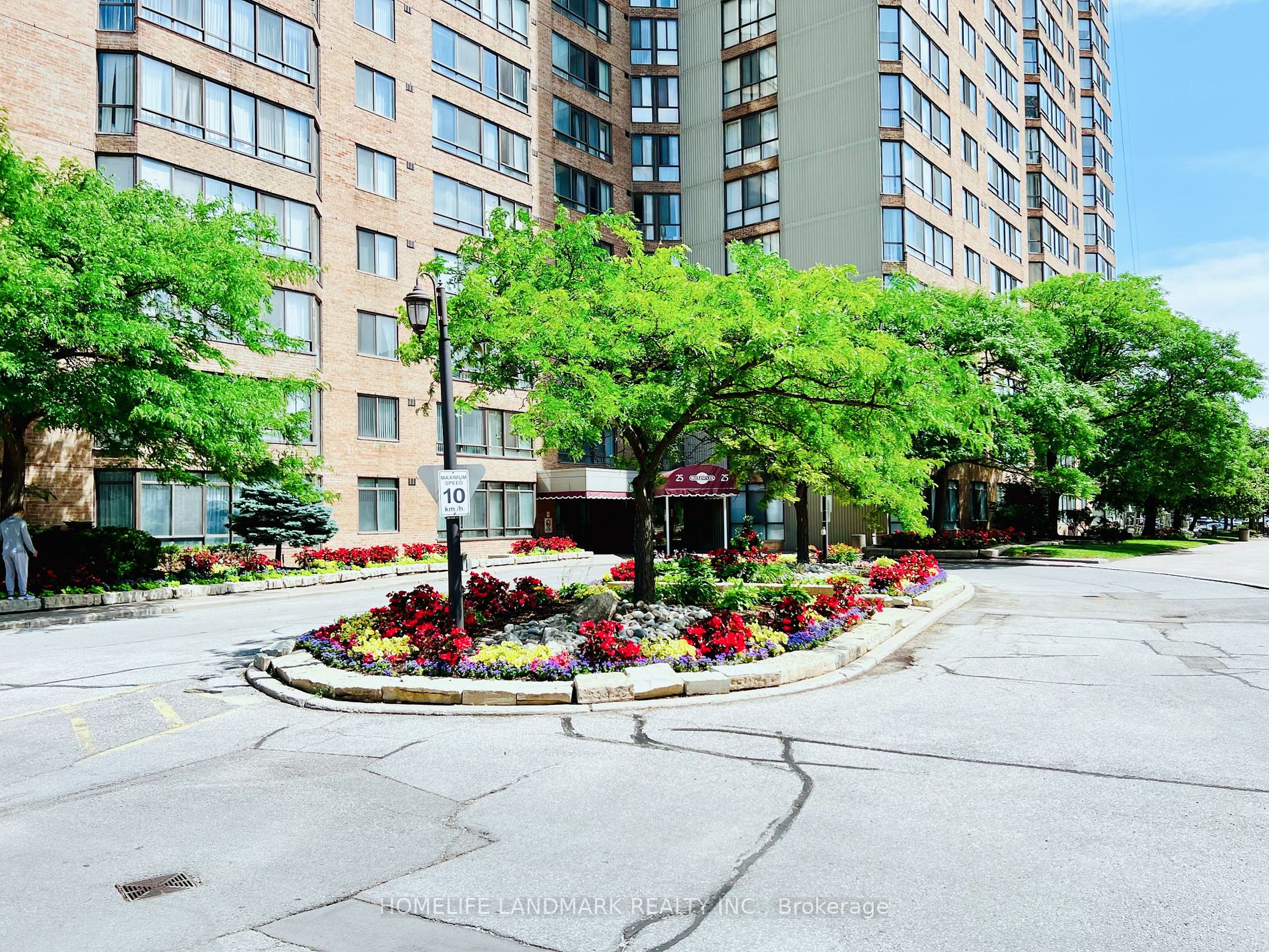 25 Bamburgh Circ, #1836