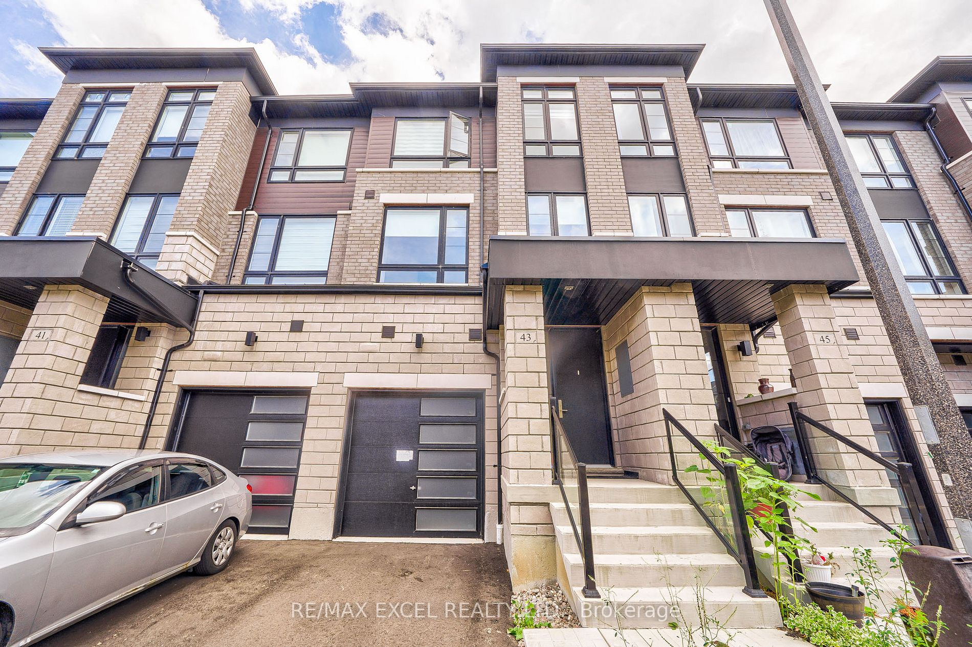 43 Lake Trail Way