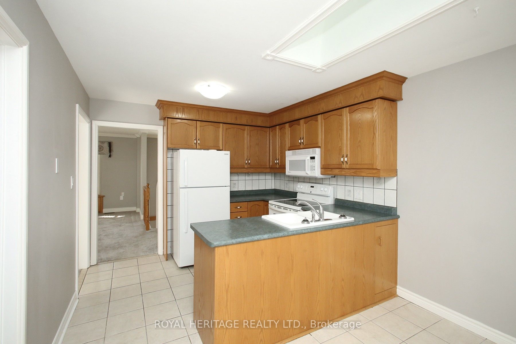 1035 Attersley Dr