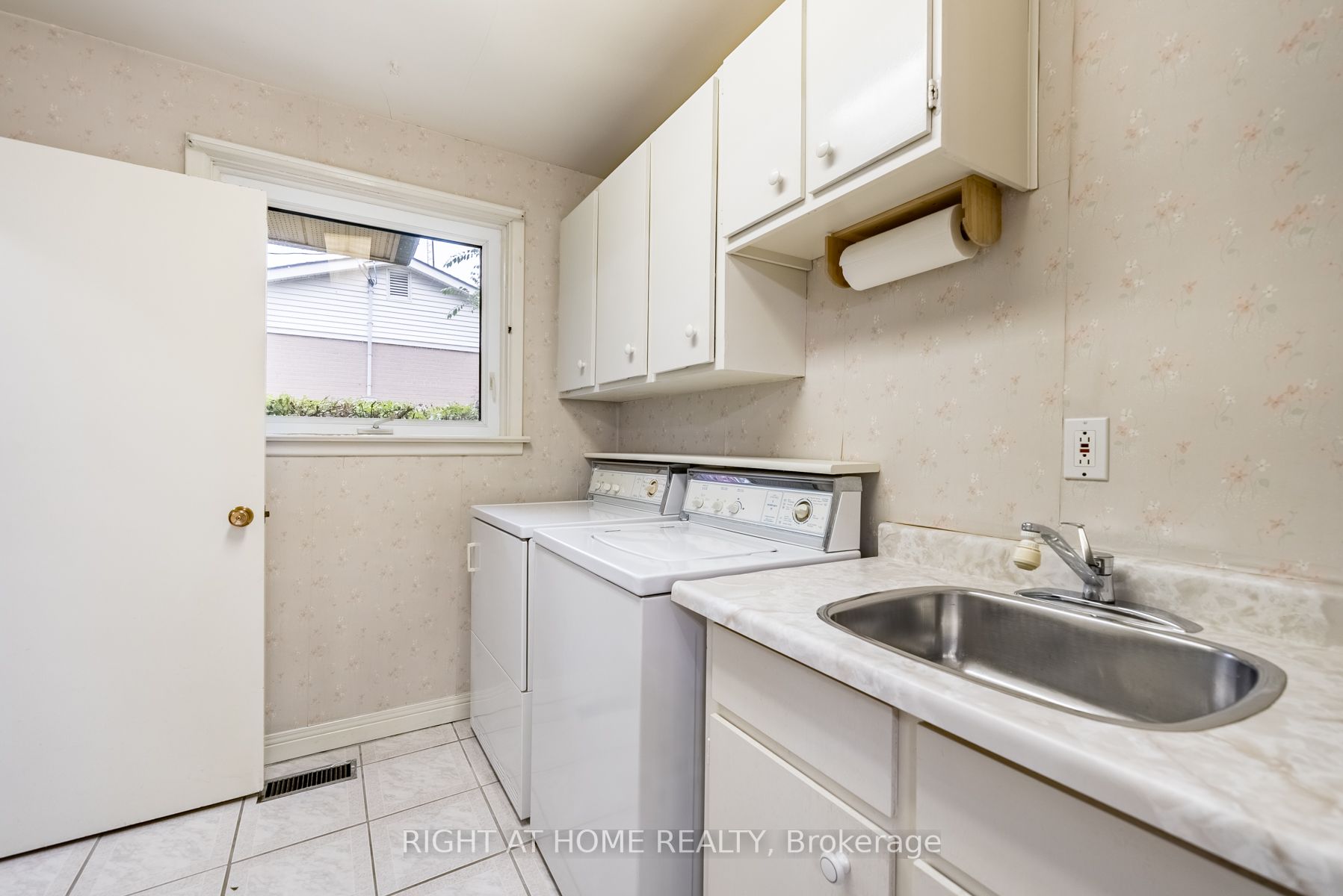 707 Clarence Dr