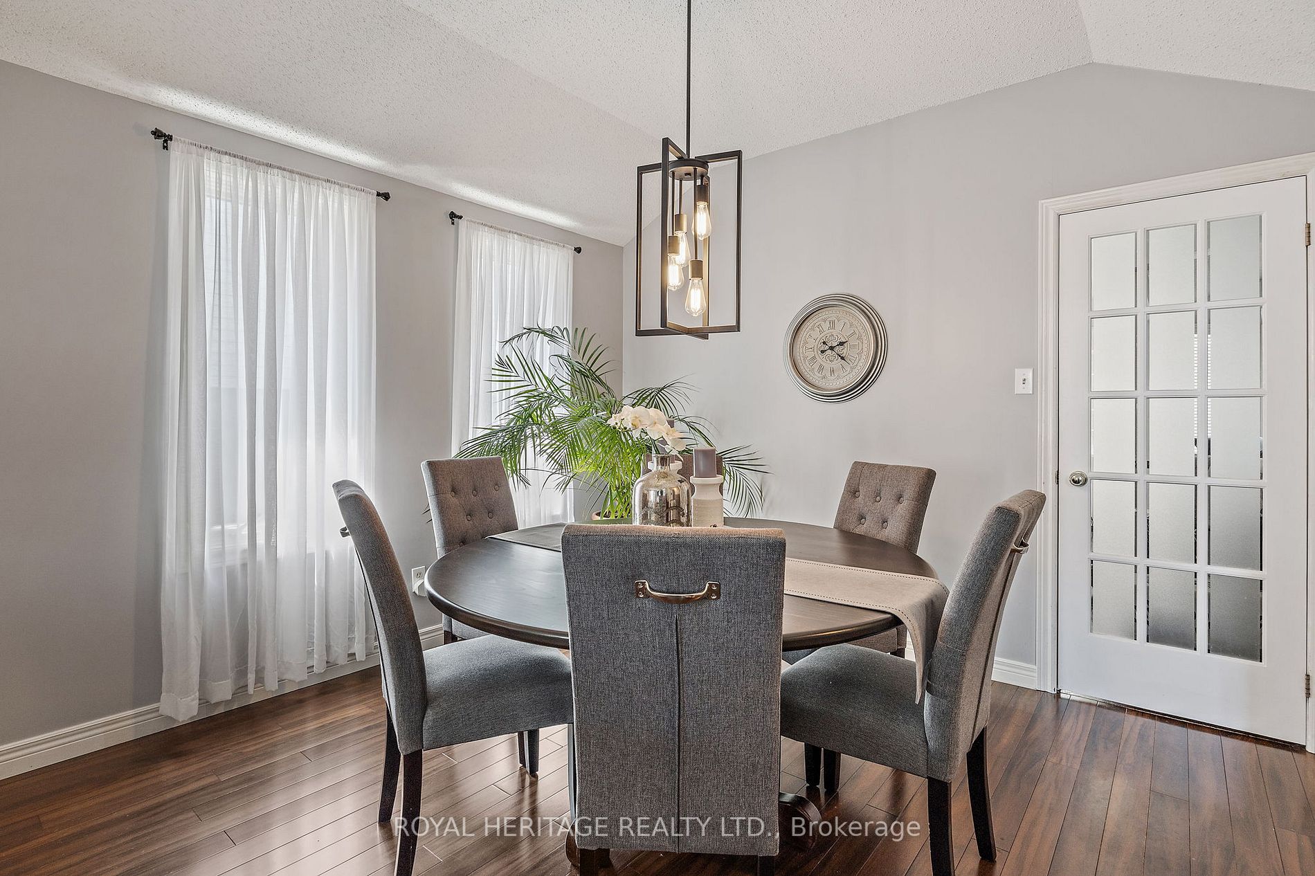 448 Sheppard Ave, Pickering