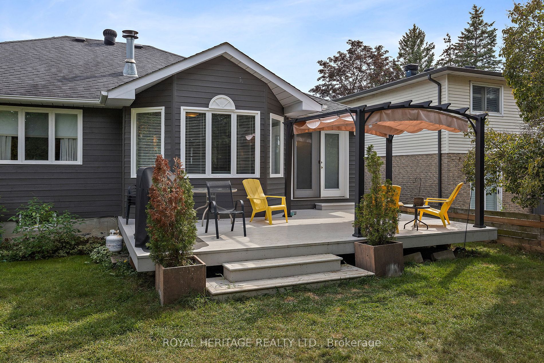 448 Sheppard Ave, Pickering