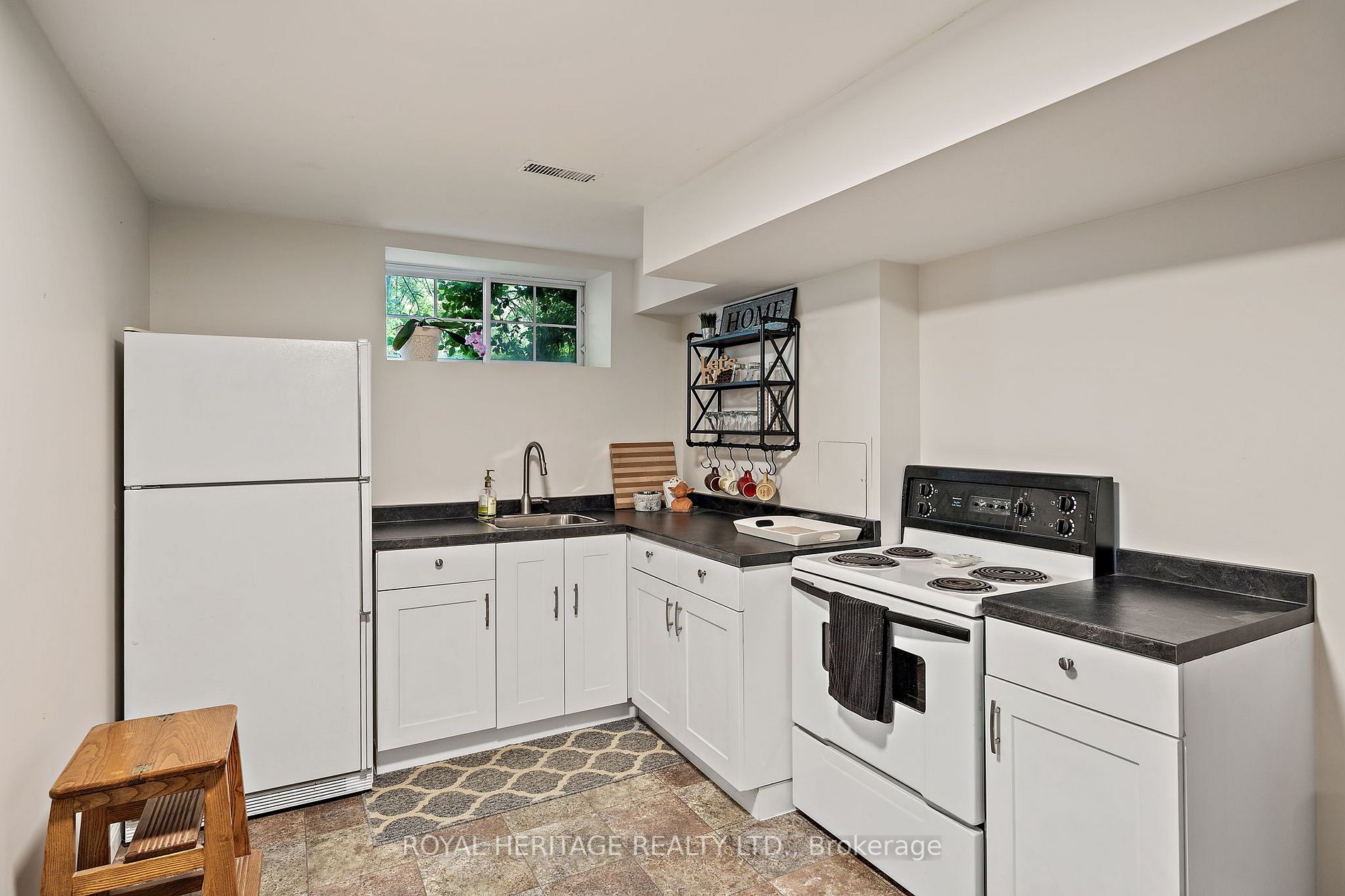 448 Sheppard Ave, Pickering