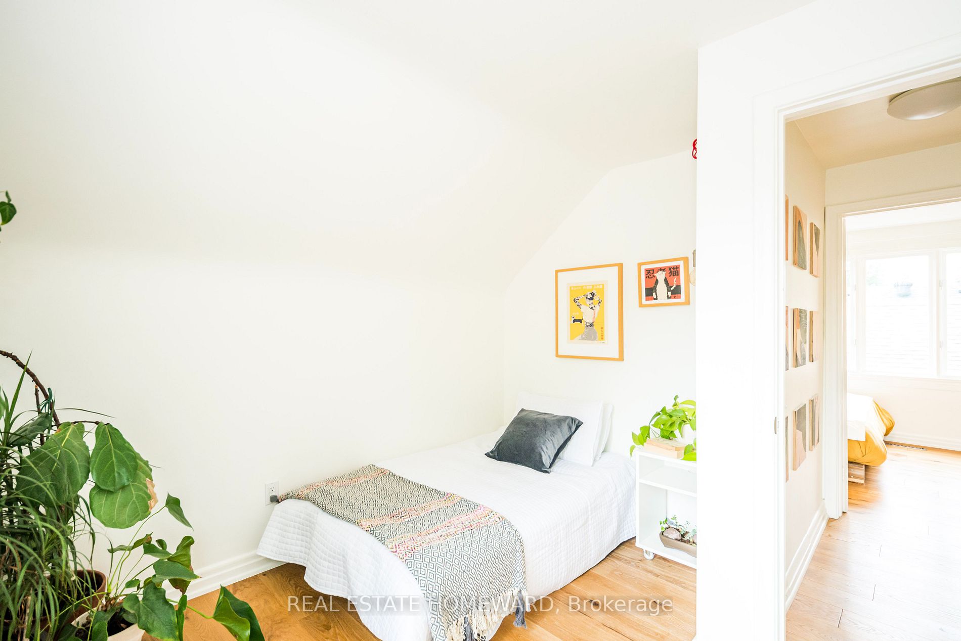 27 Sharpe St