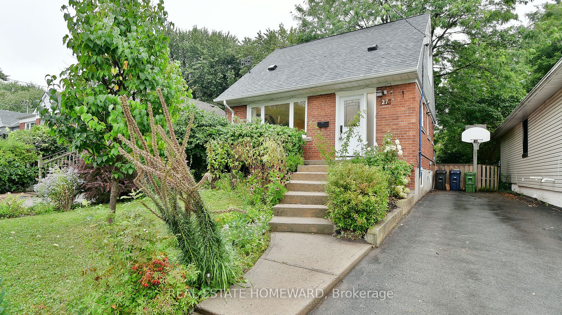 27 Sharpe St