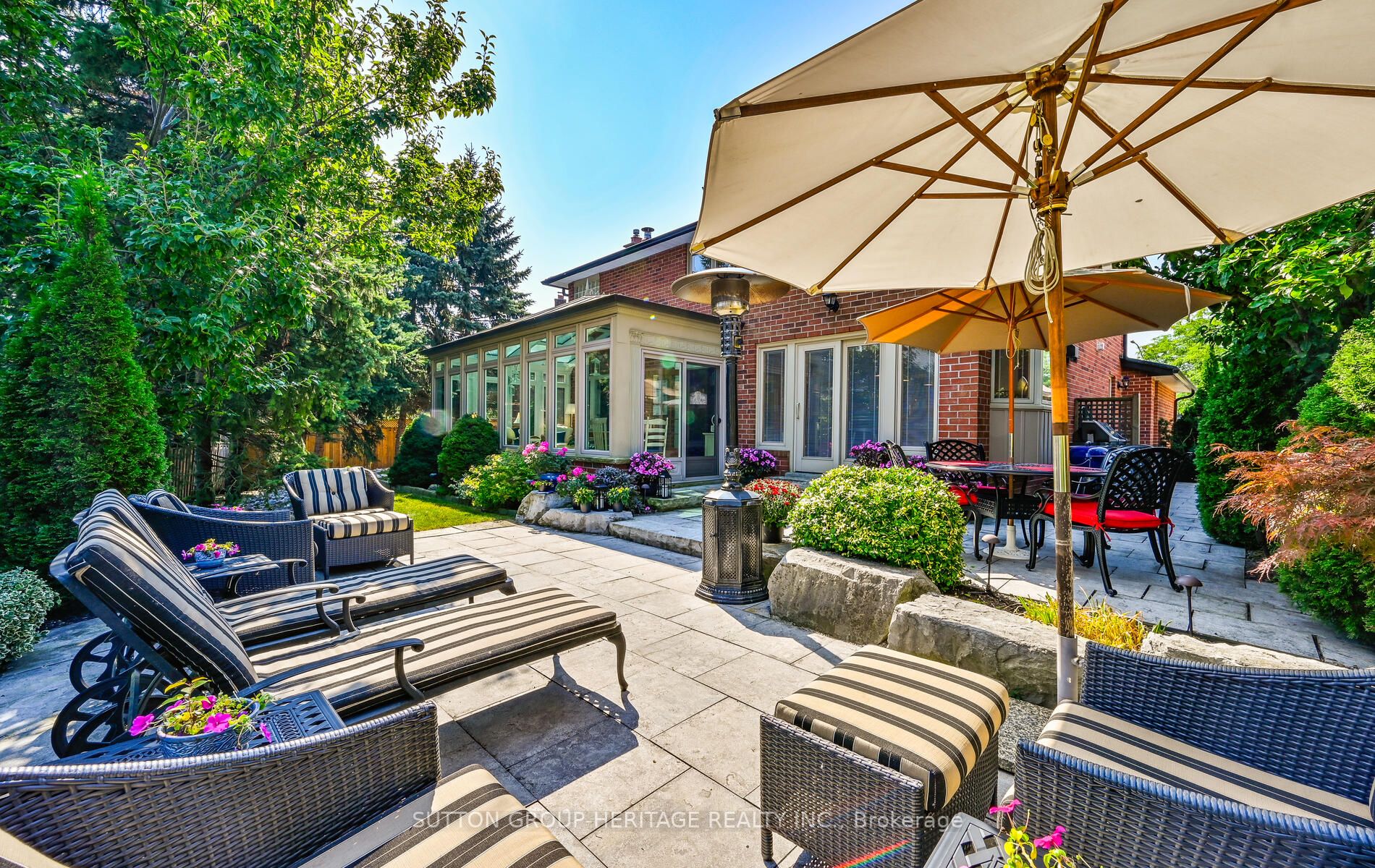 9 Bartlett Dr
