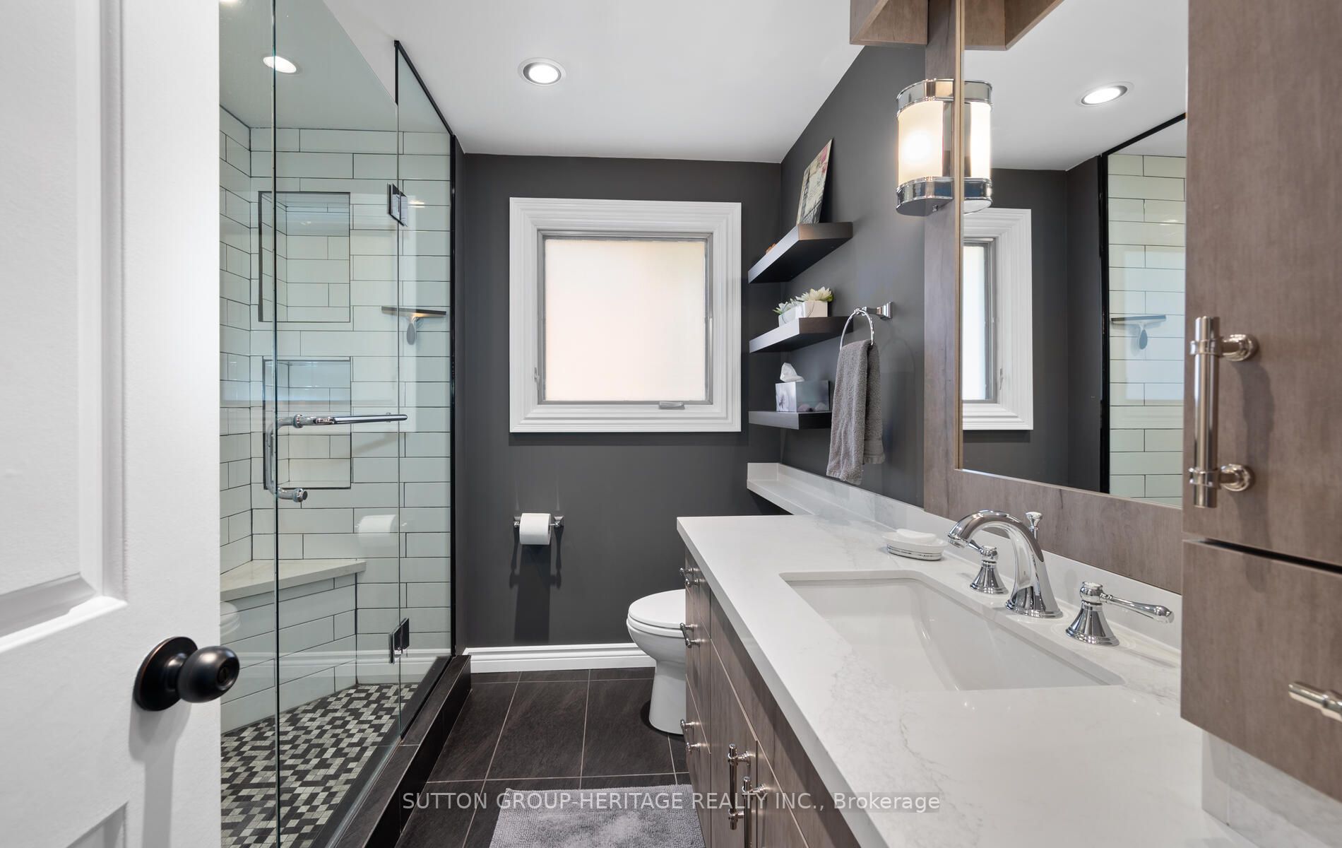 9 Bartlett Dr