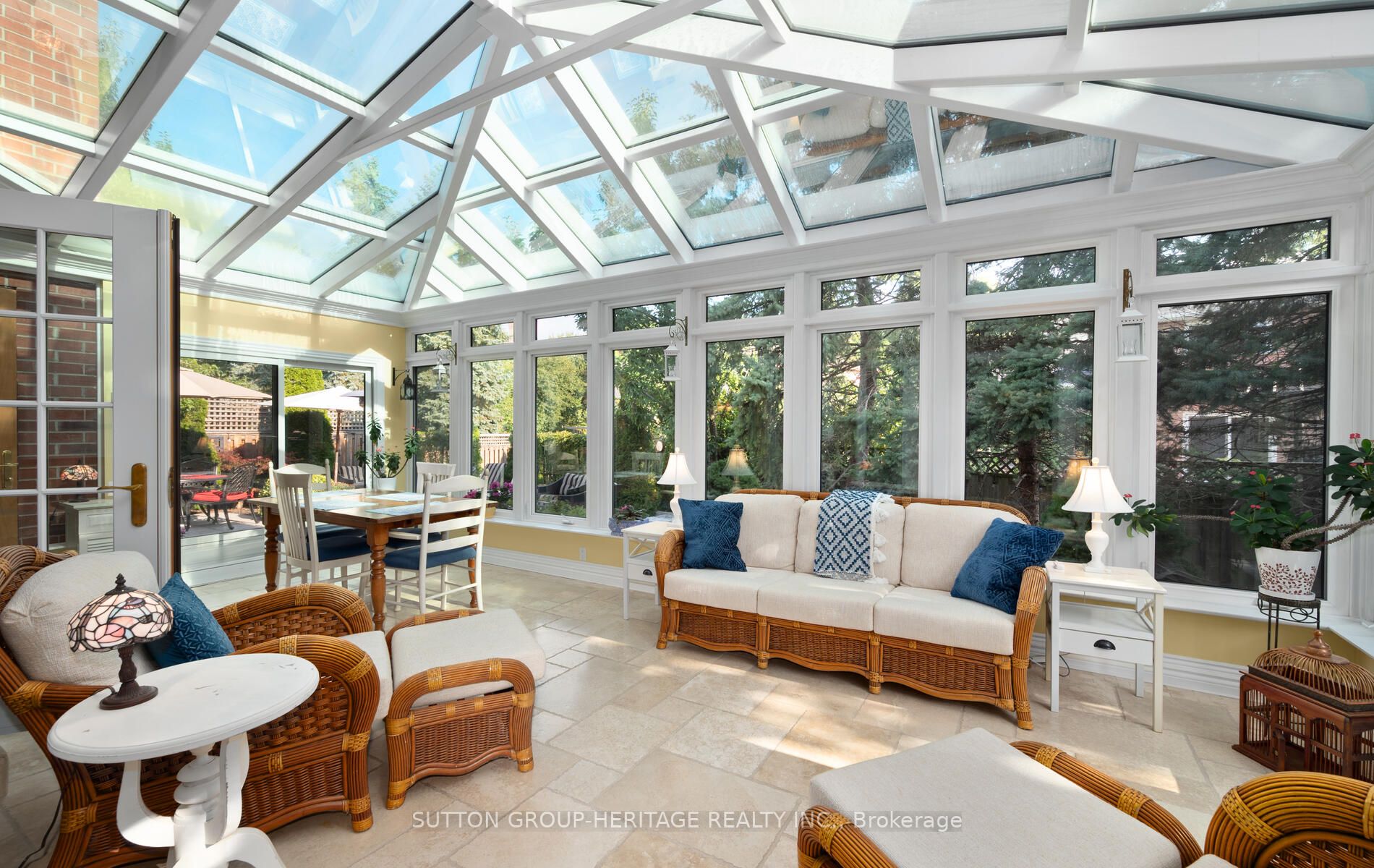 9 Bartlett Dr