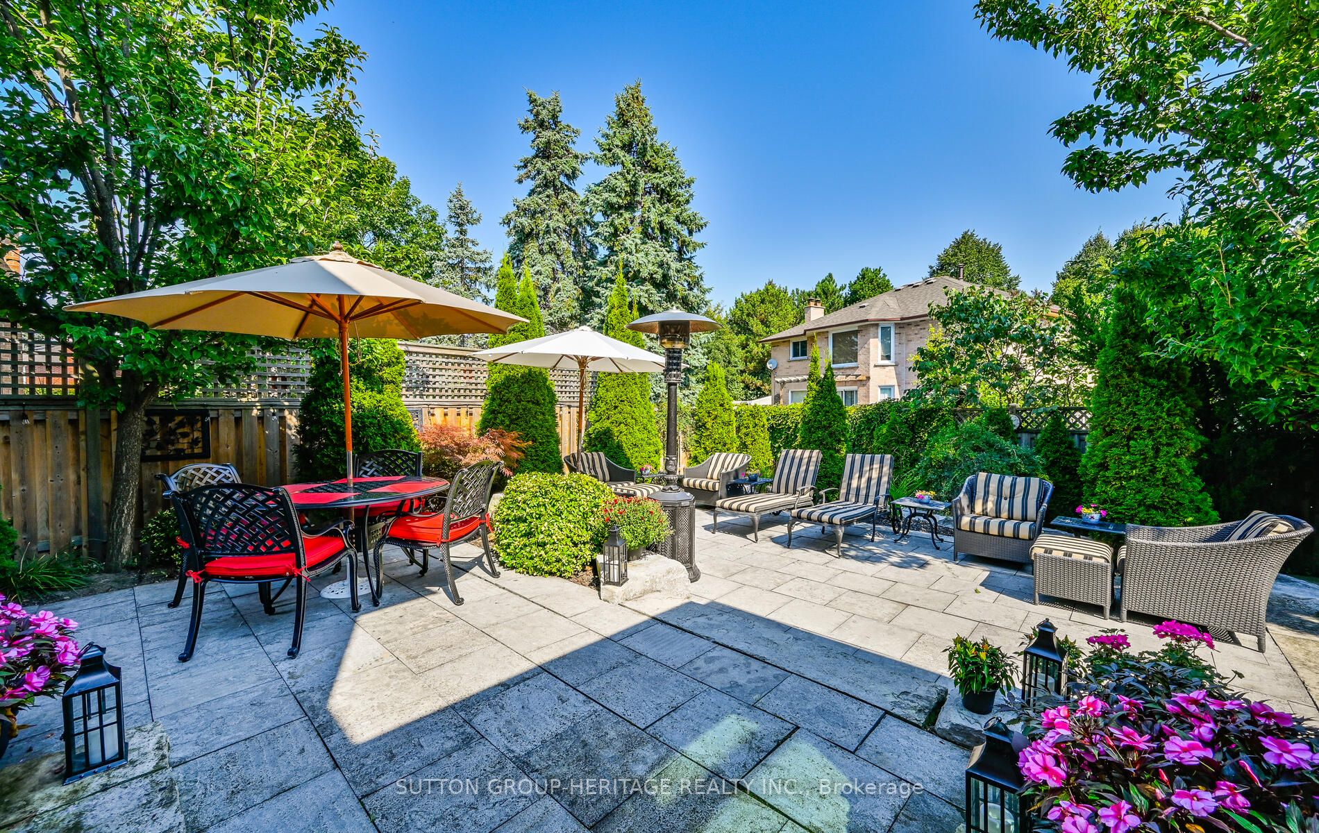 9 Bartlett Dr