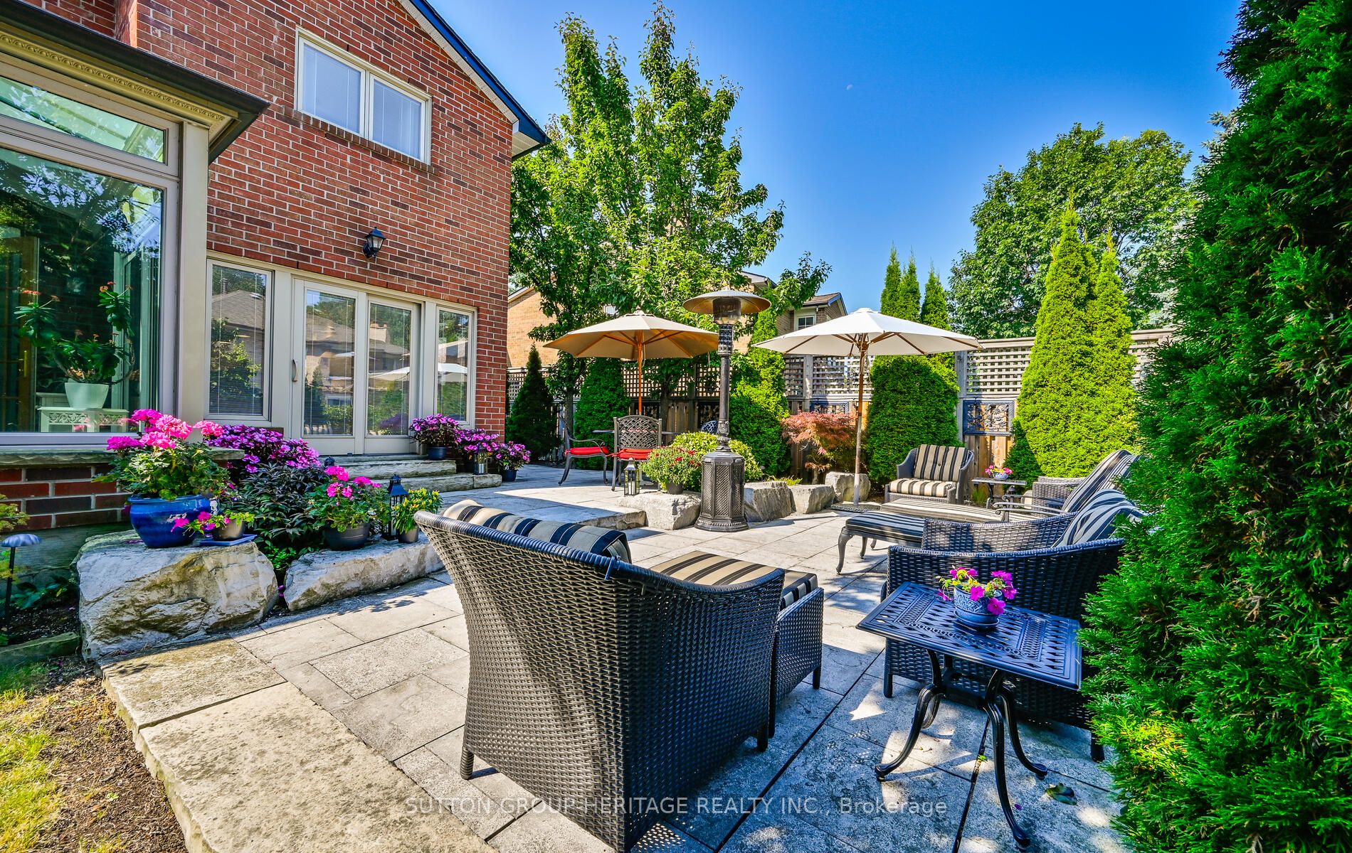 9 Bartlett Dr