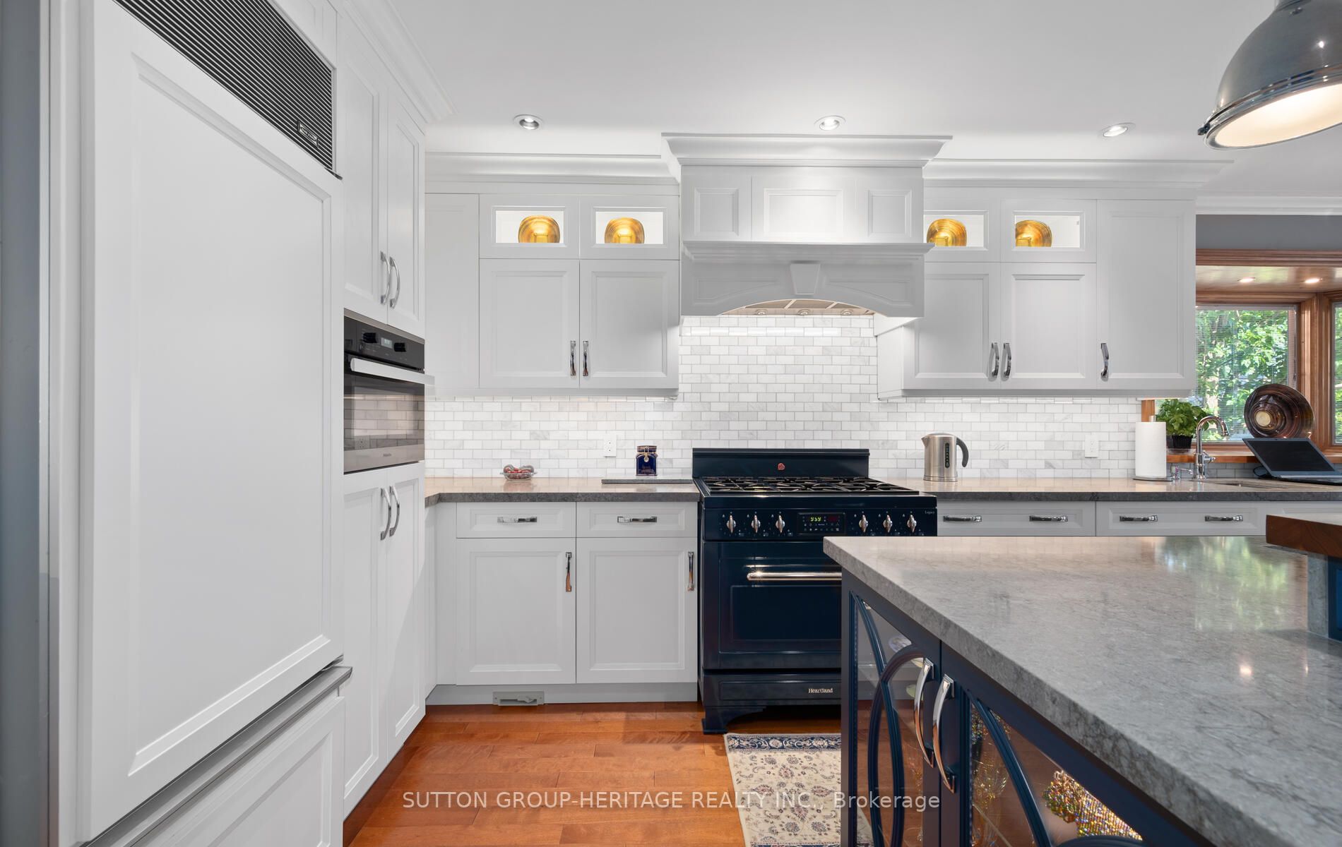 9 Bartlett Dr