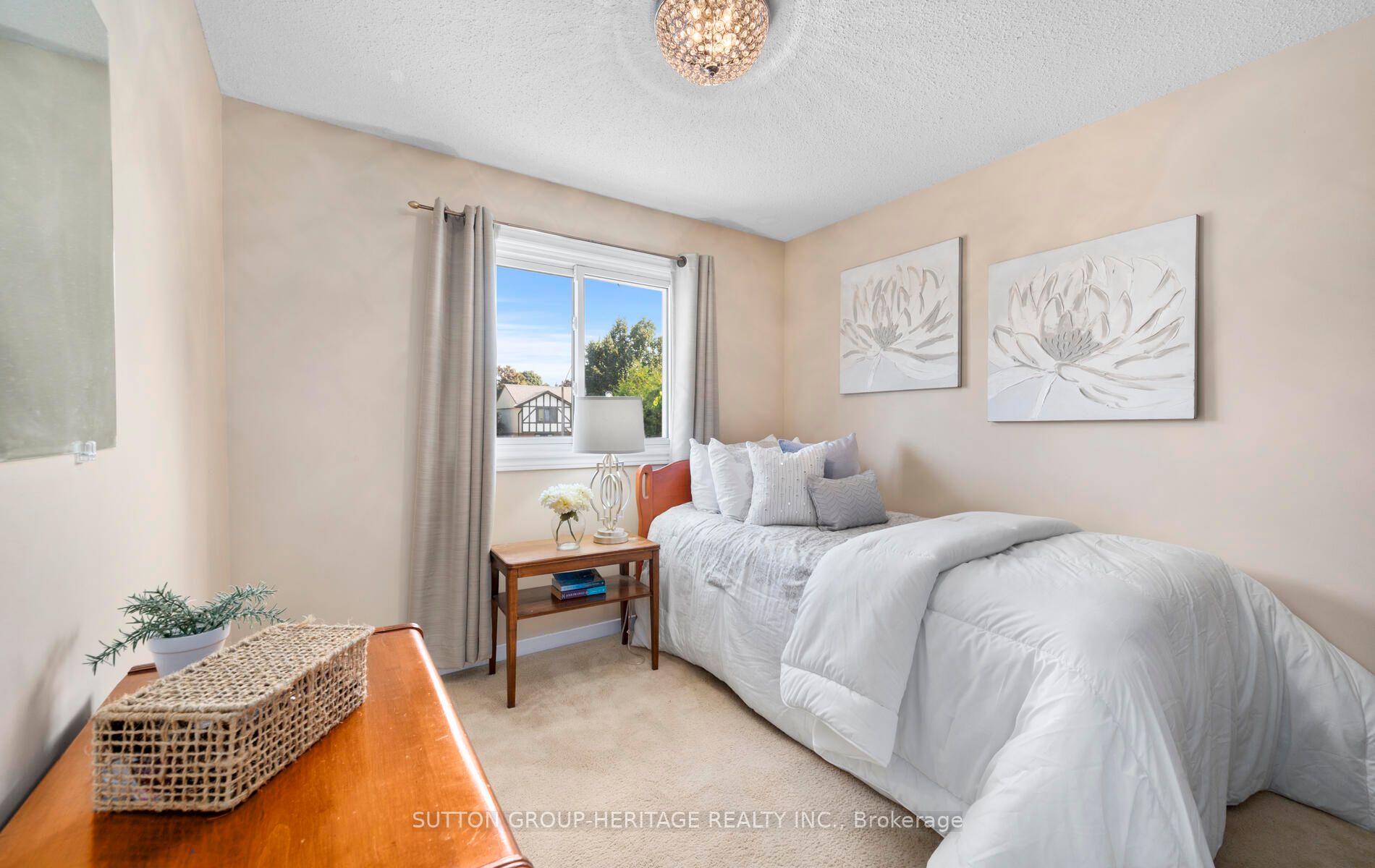 24 Anstead Crescent