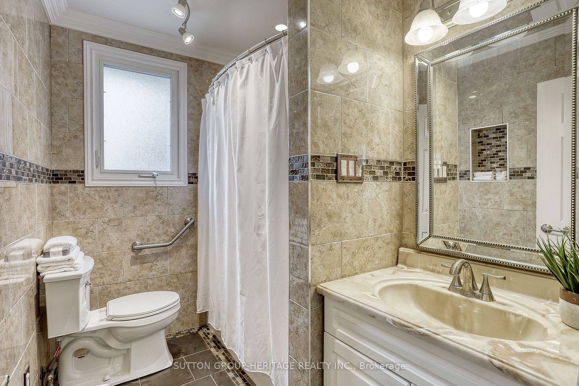 216 Warden Wilson Ave