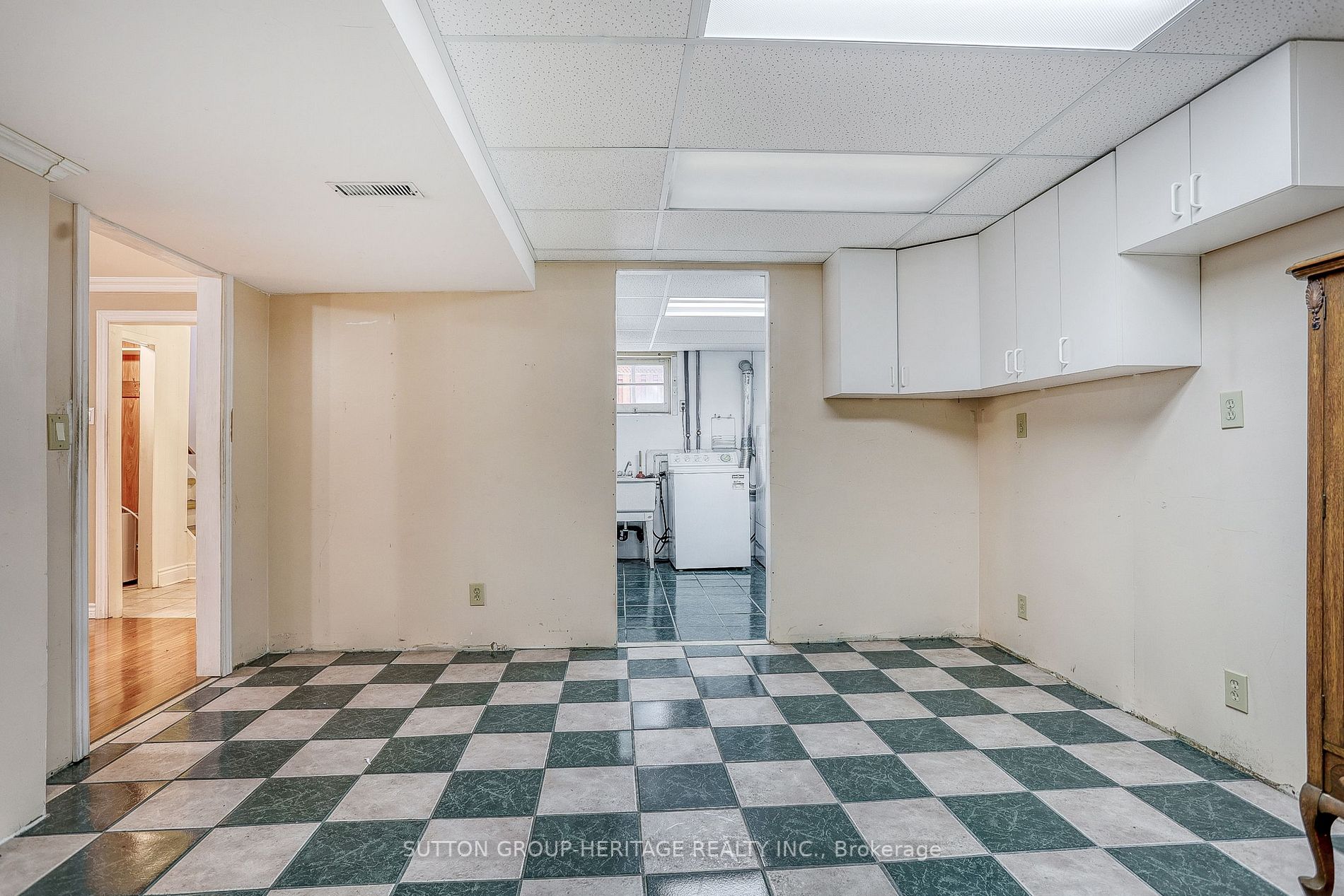 216 Warden Wilson Ave