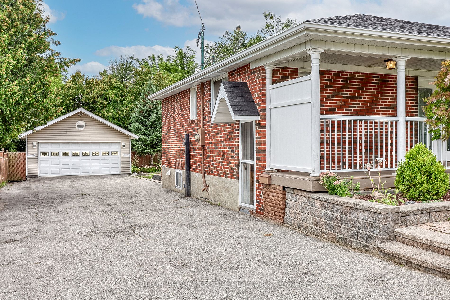 216 Warden Wilson Ave
