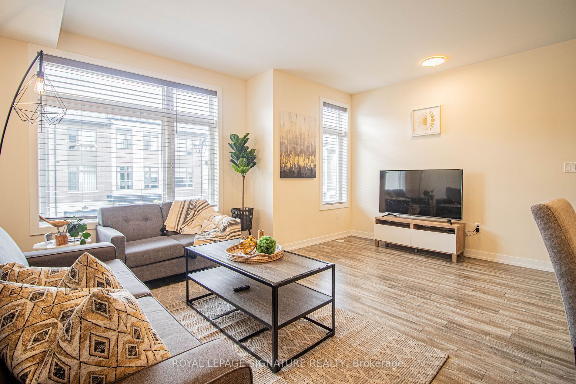 250 Finch Avenue, #27