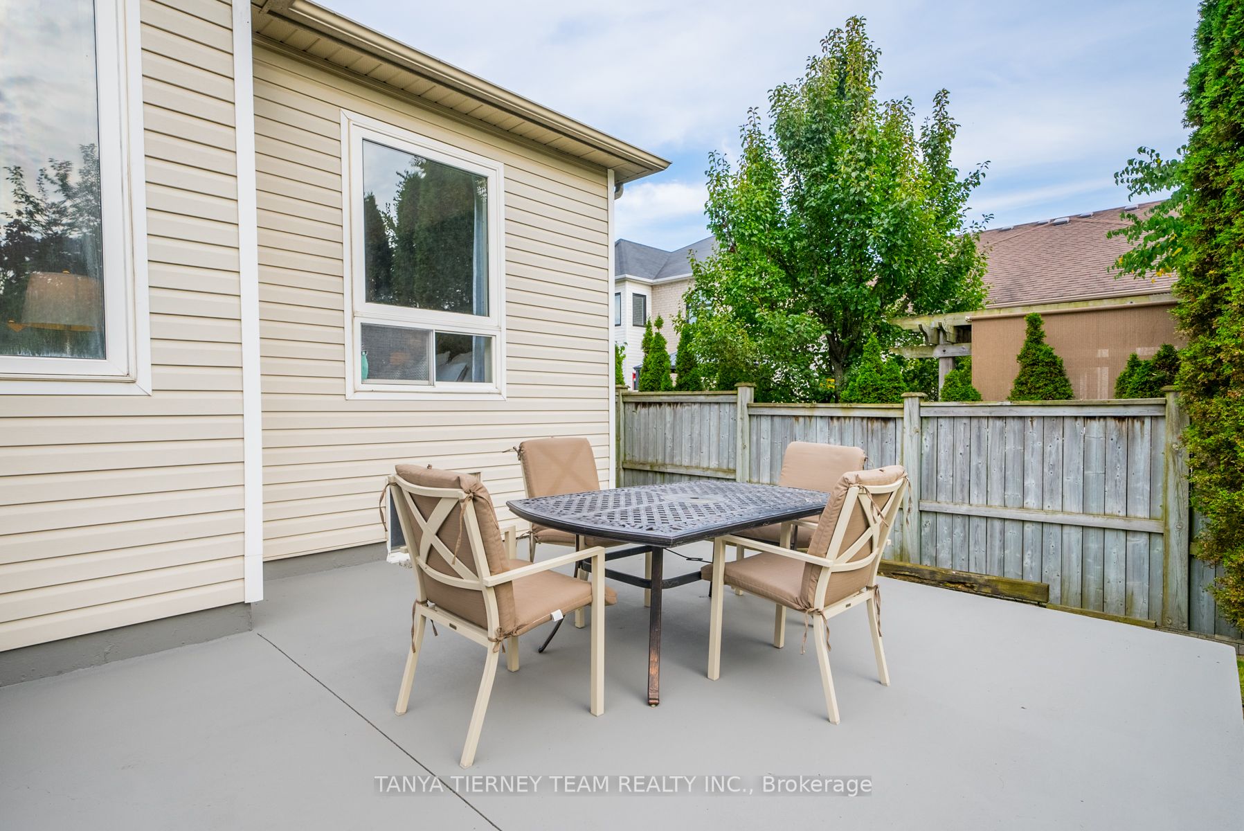 60 Darius Harns Dr