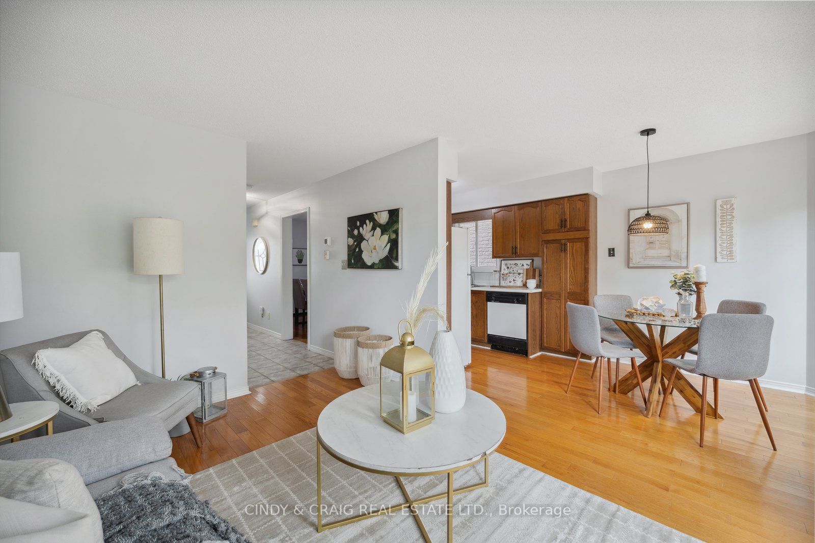 37 Short Cres