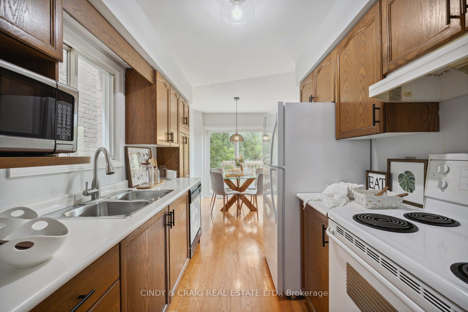 37 Short Cres