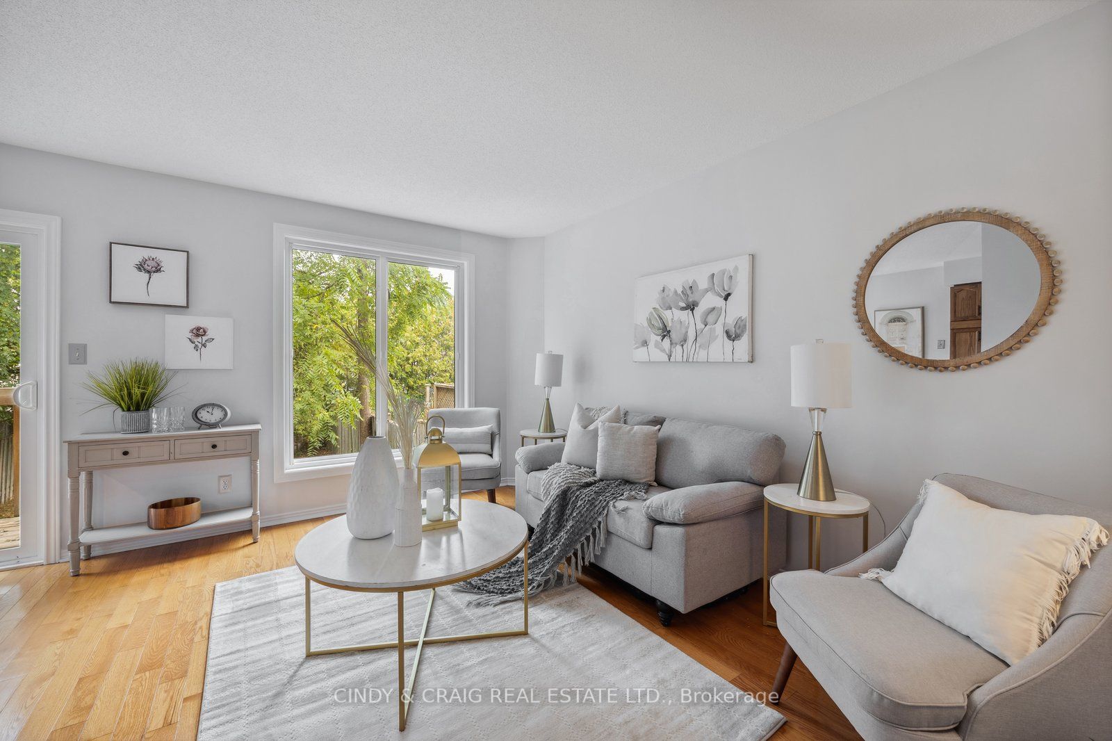 37 Short Cres