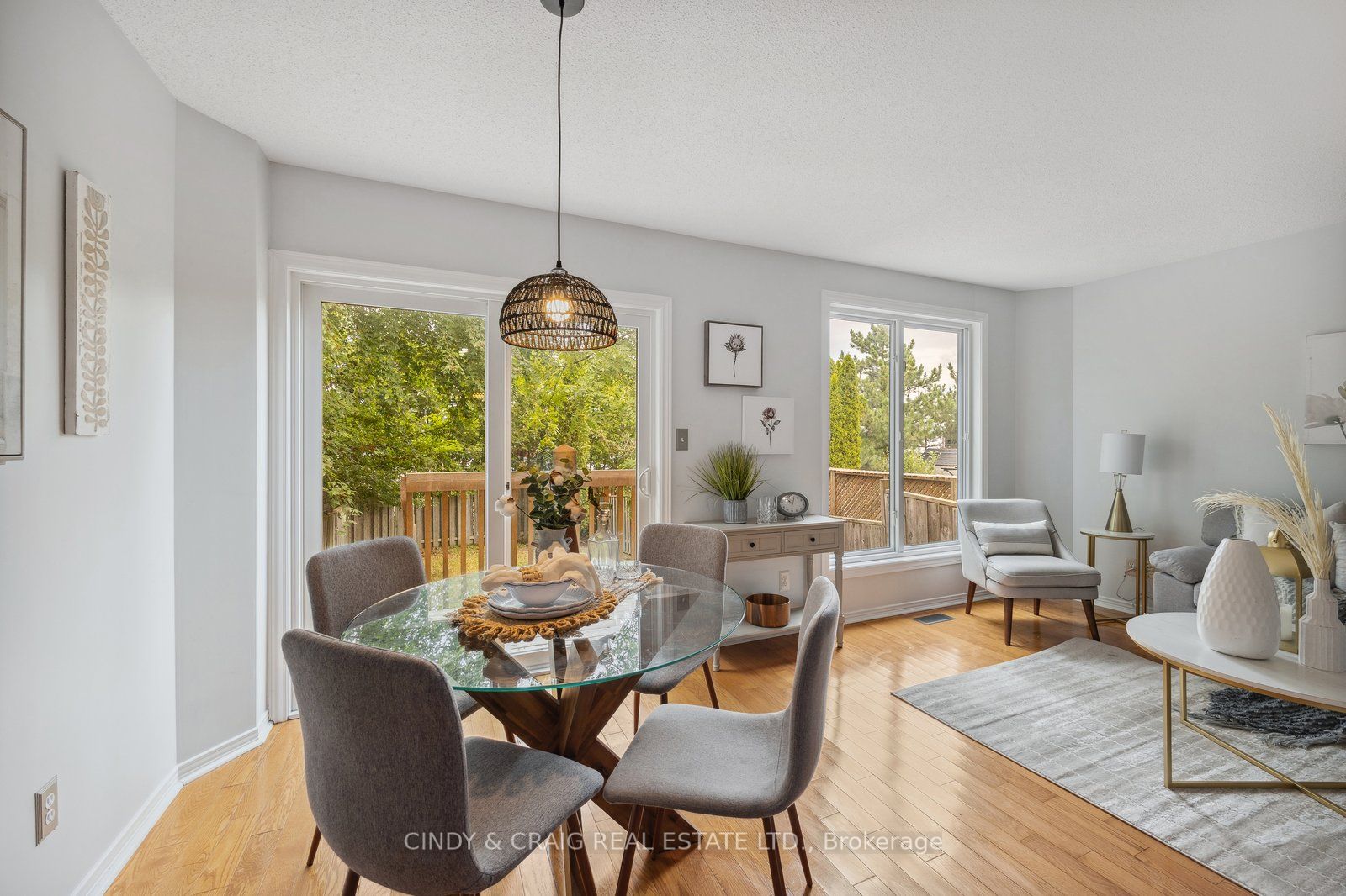 37 Short Cres