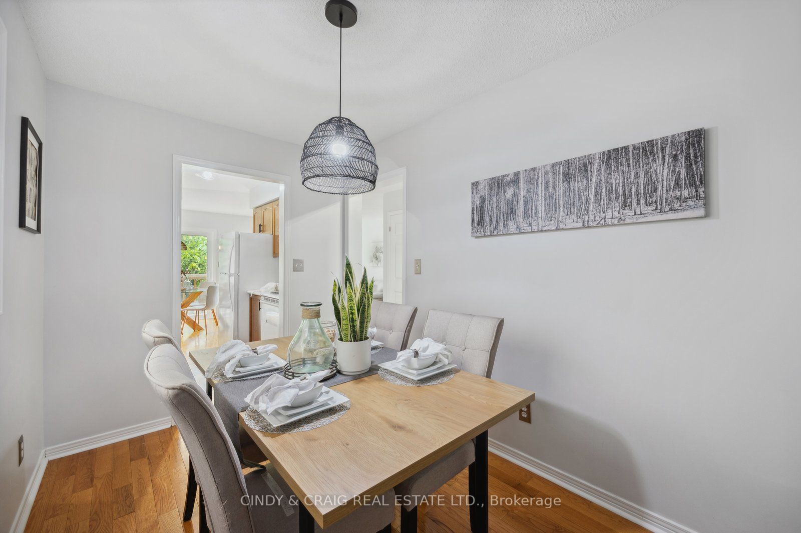 37 Short Cres