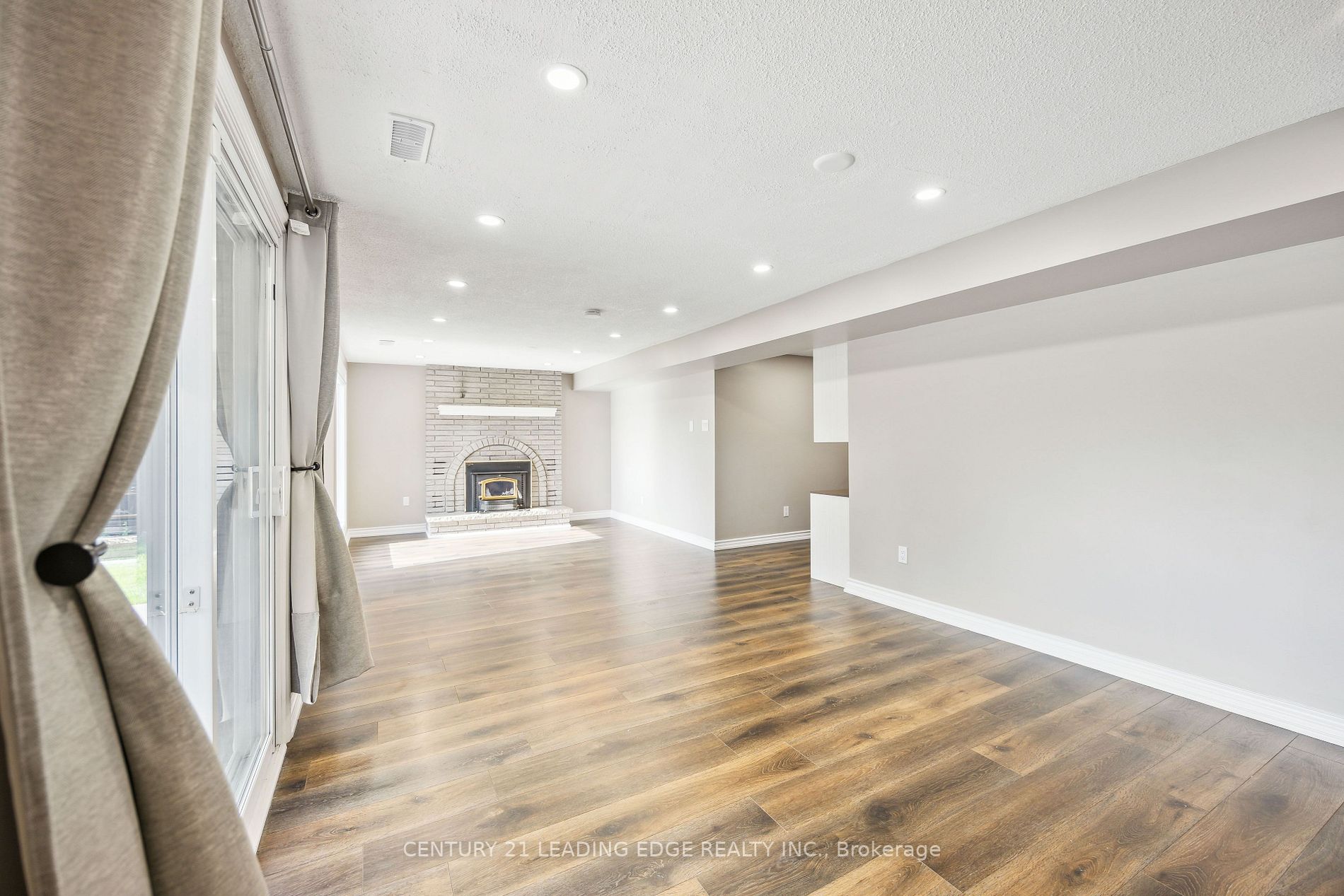 961 Roundelay Drive