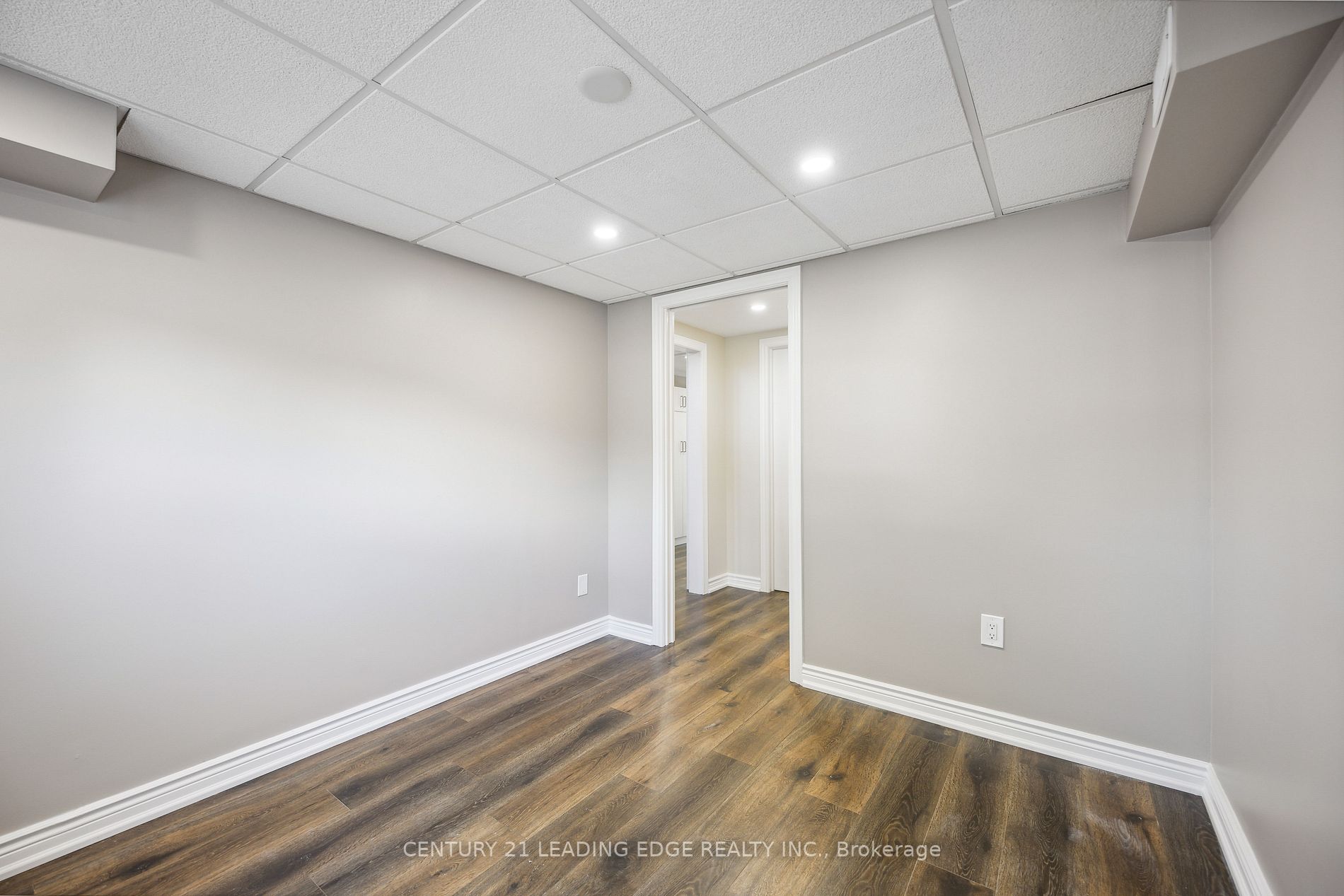 961 Roundelay Drive