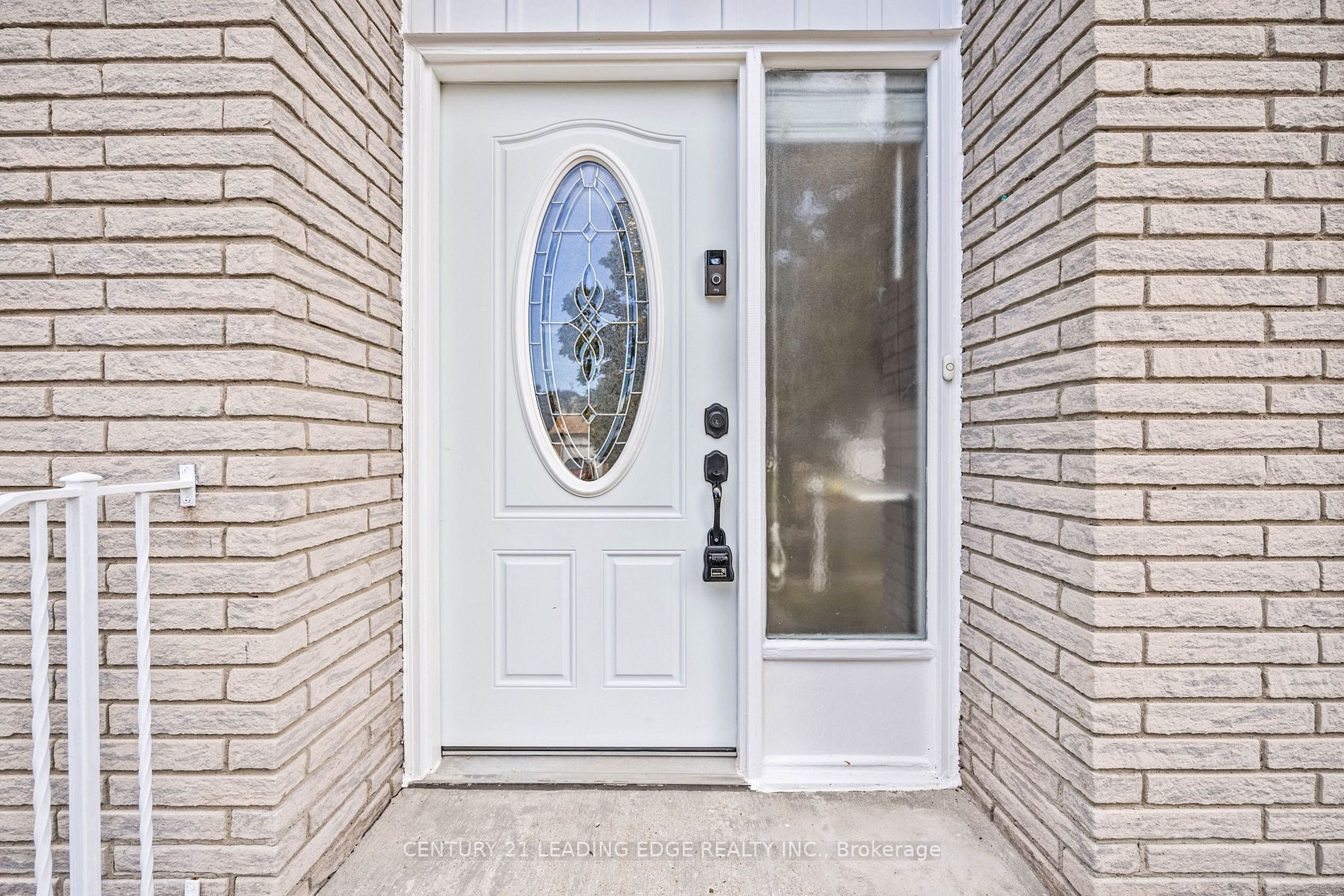 961 Roundelay Drive