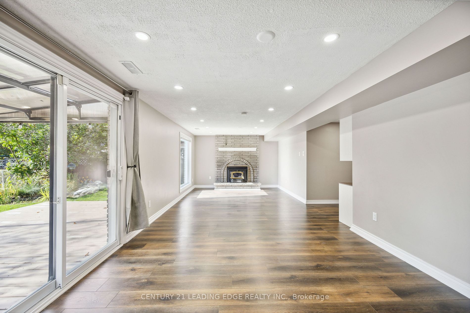 961 Roundelay Drive