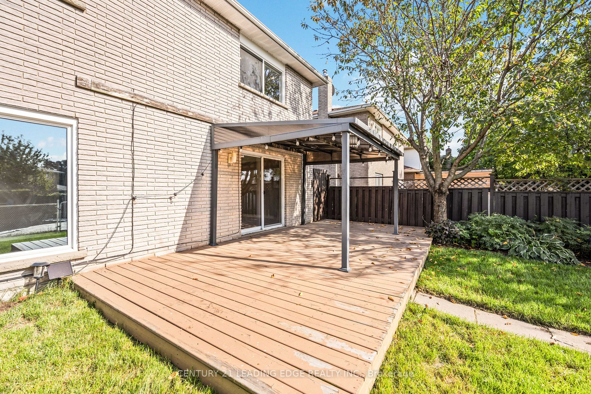 961 Roundelay Drive