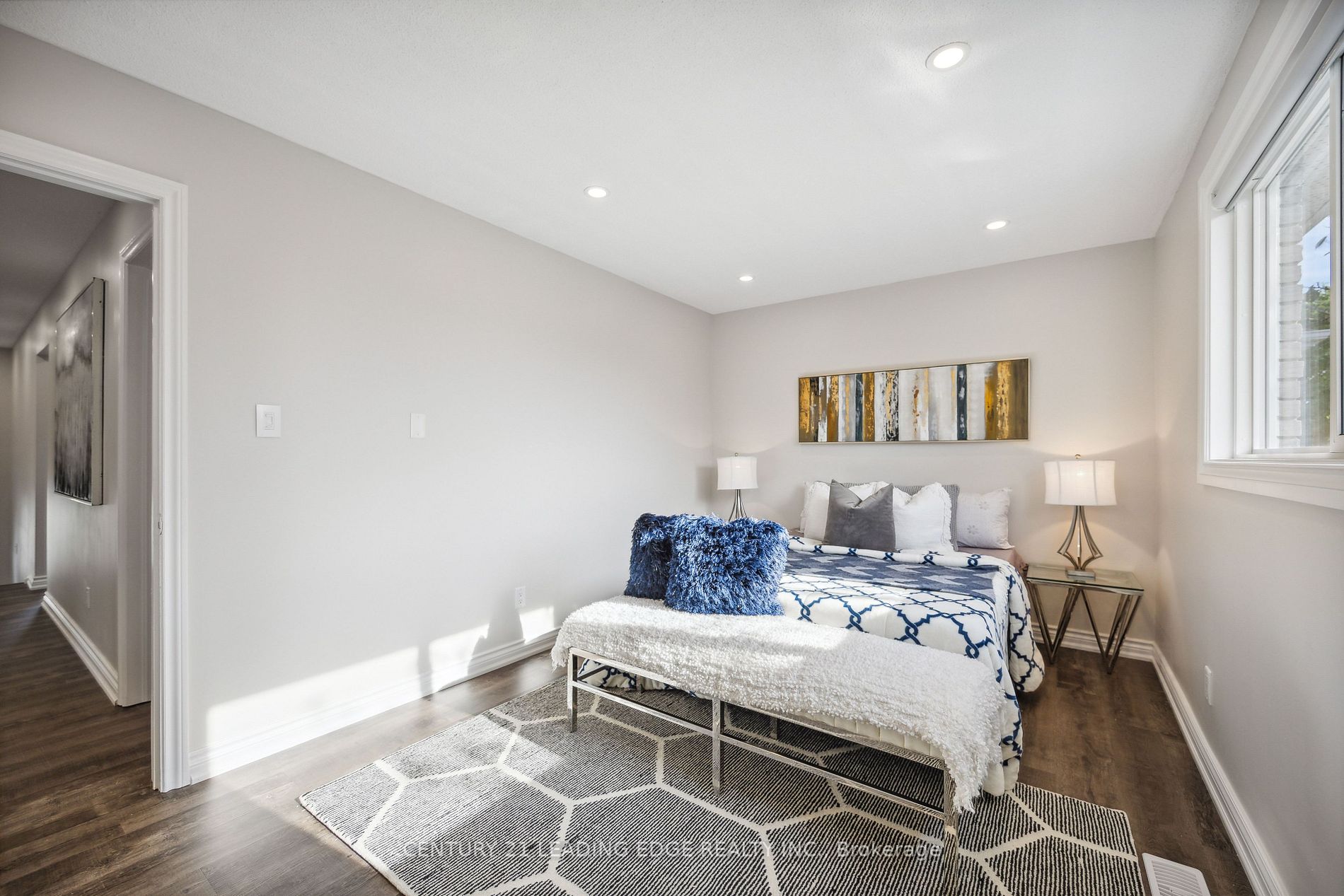 961 Roundelay Drive