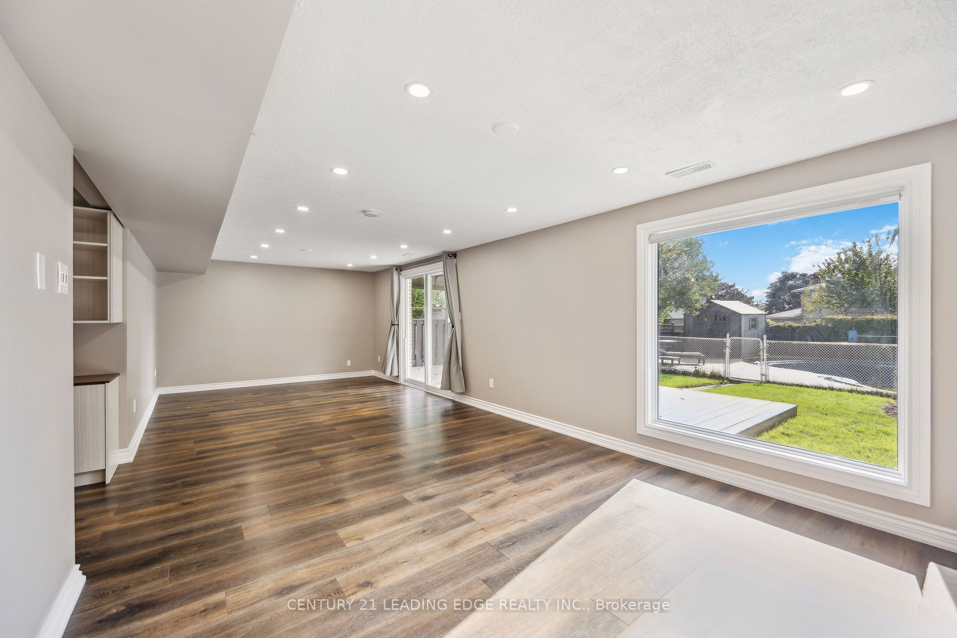 961 Roundelay Drive