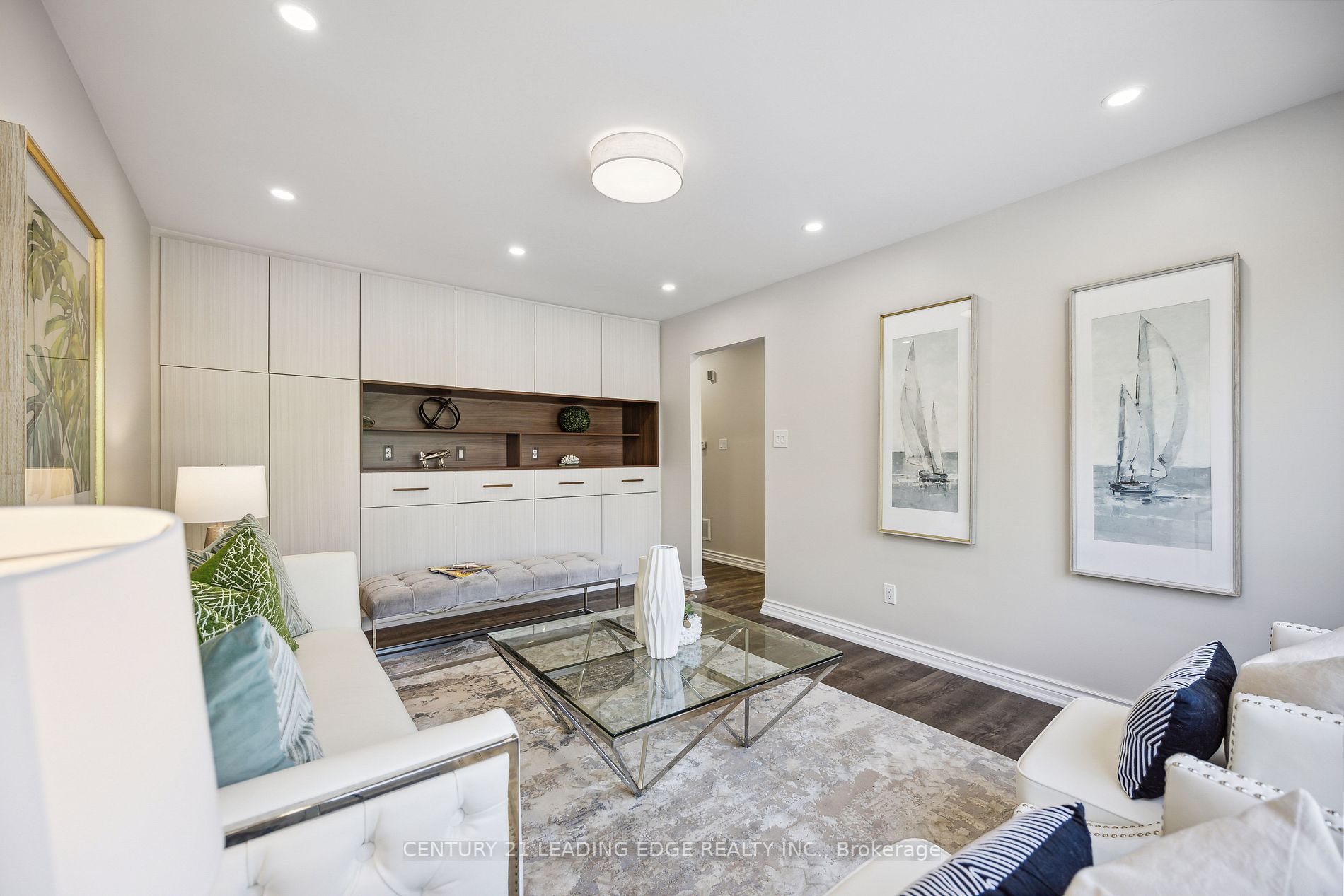 961 Roundelay Drive