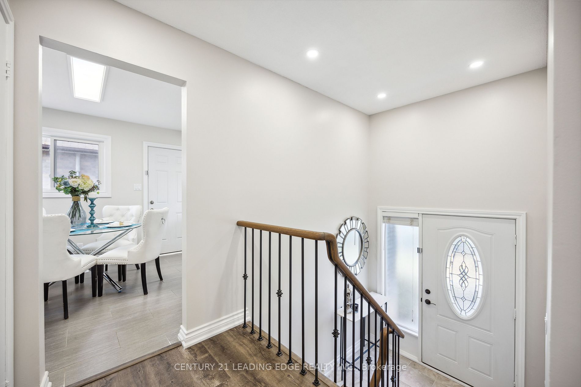 961 Roundelay Drive
