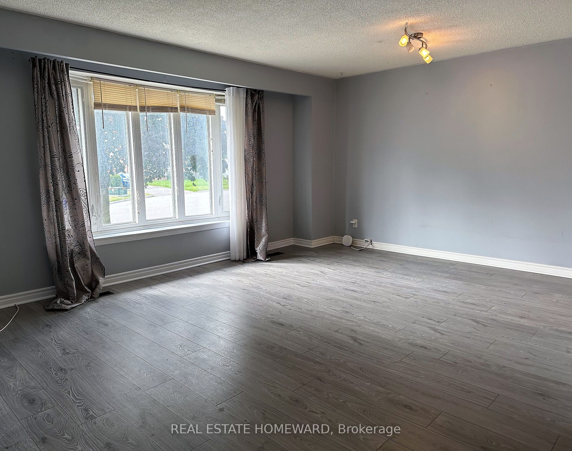 511 Harris Crt, #Main