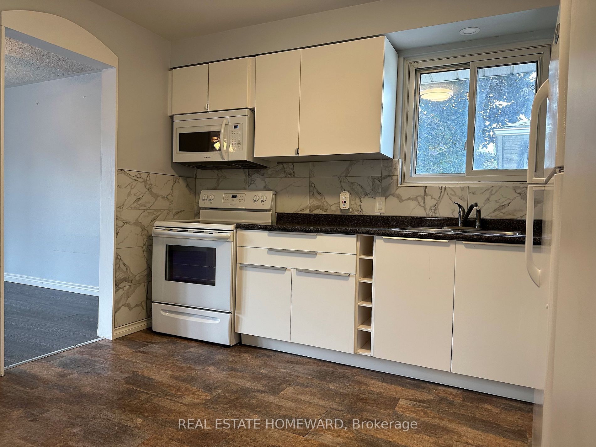 511 Harris Court, #upper
