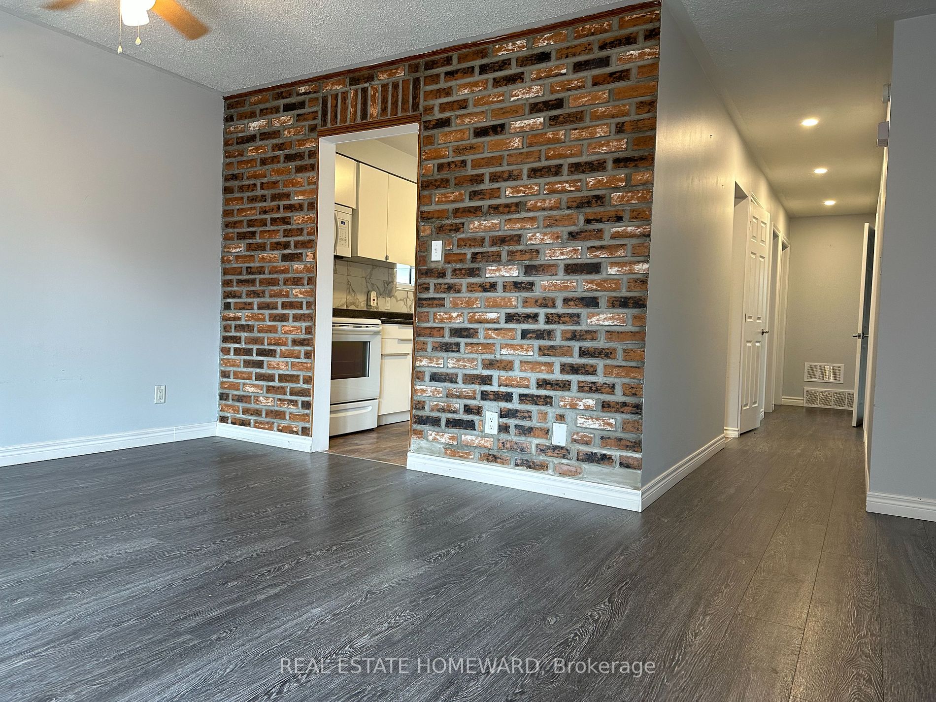 511 Harris Court, #upper