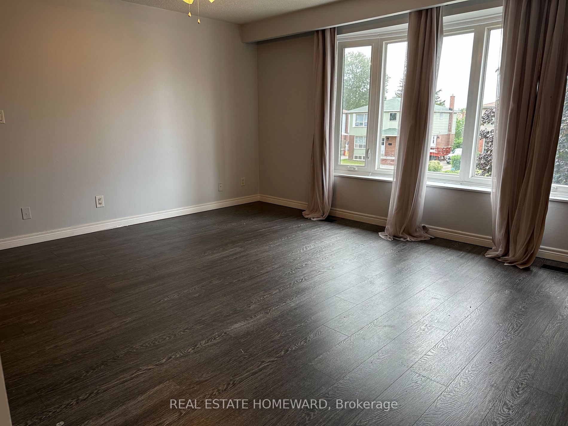 511 Harris Court, #upper